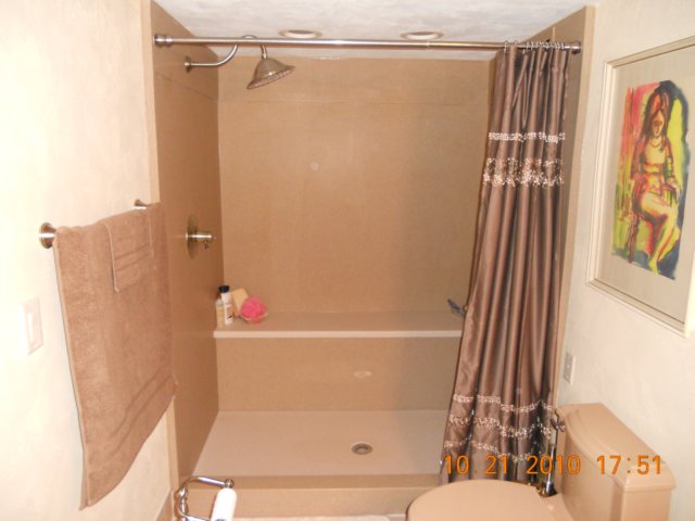 solidsurfaceshower11.jpg