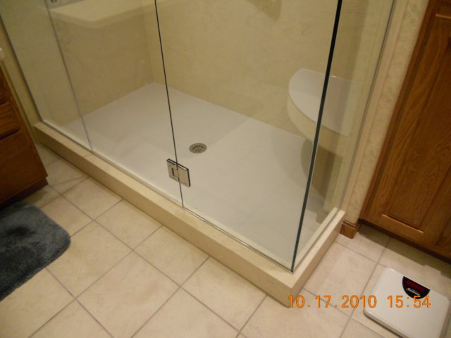 solidsurfaceshower5.jpg