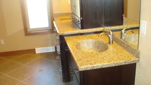 solidsurfacevanitycountertopbyquarrystonedsc00942.jpg